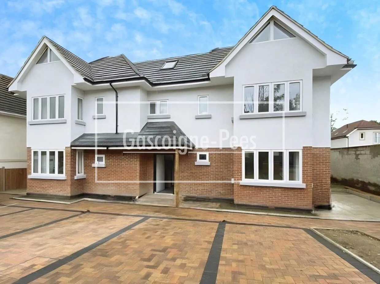 2 bed flat to rent, York Road, Camberley, GU15