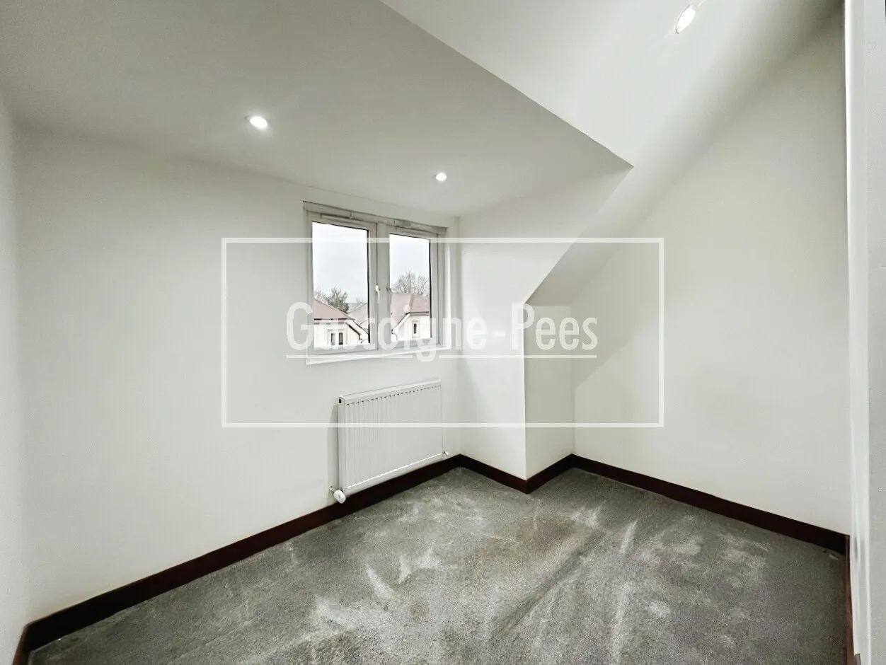 York Road, Camberley, GU15, photo 5