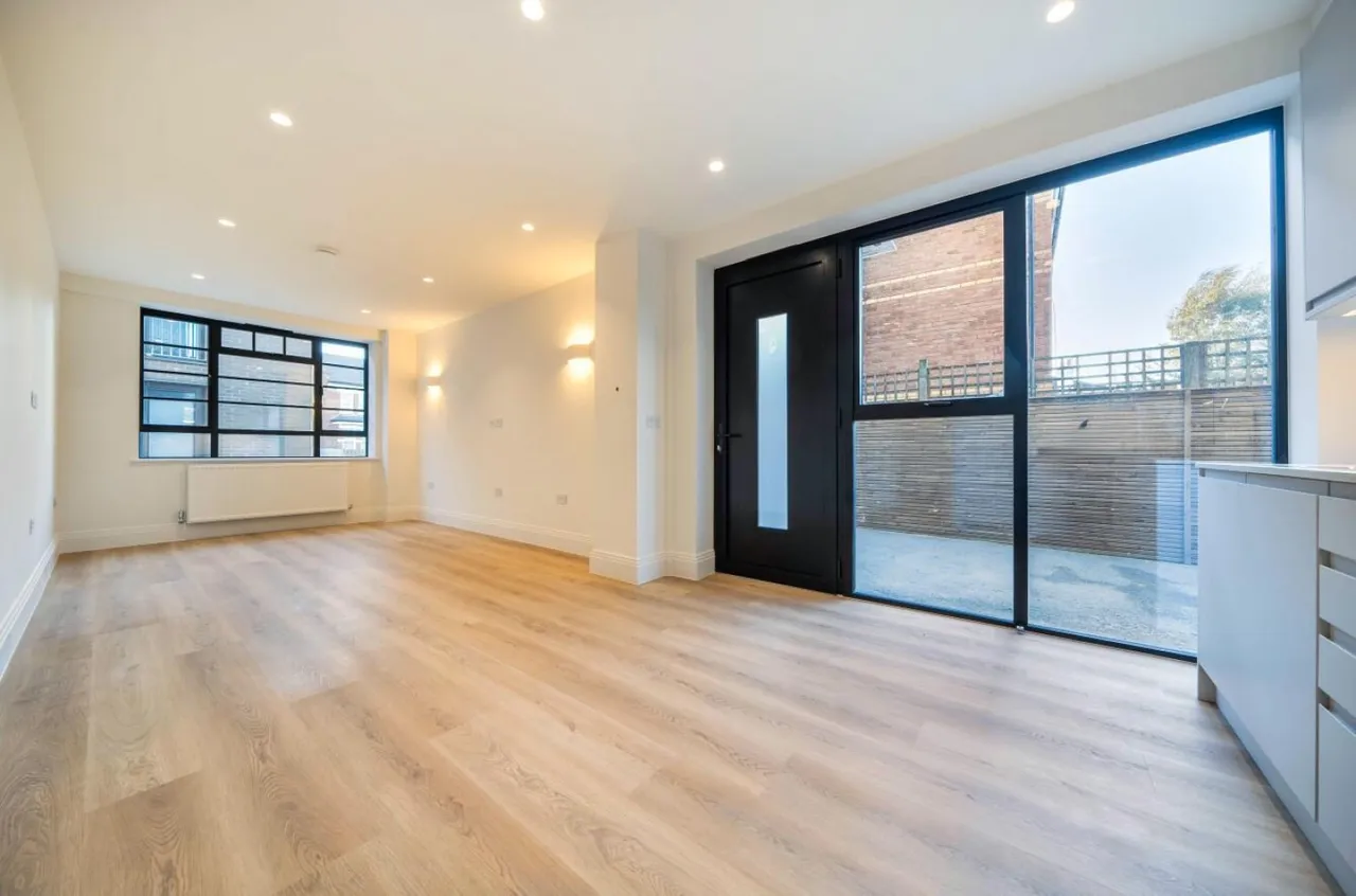 1 bed flat for sale, Barmeston Road, London, SE6