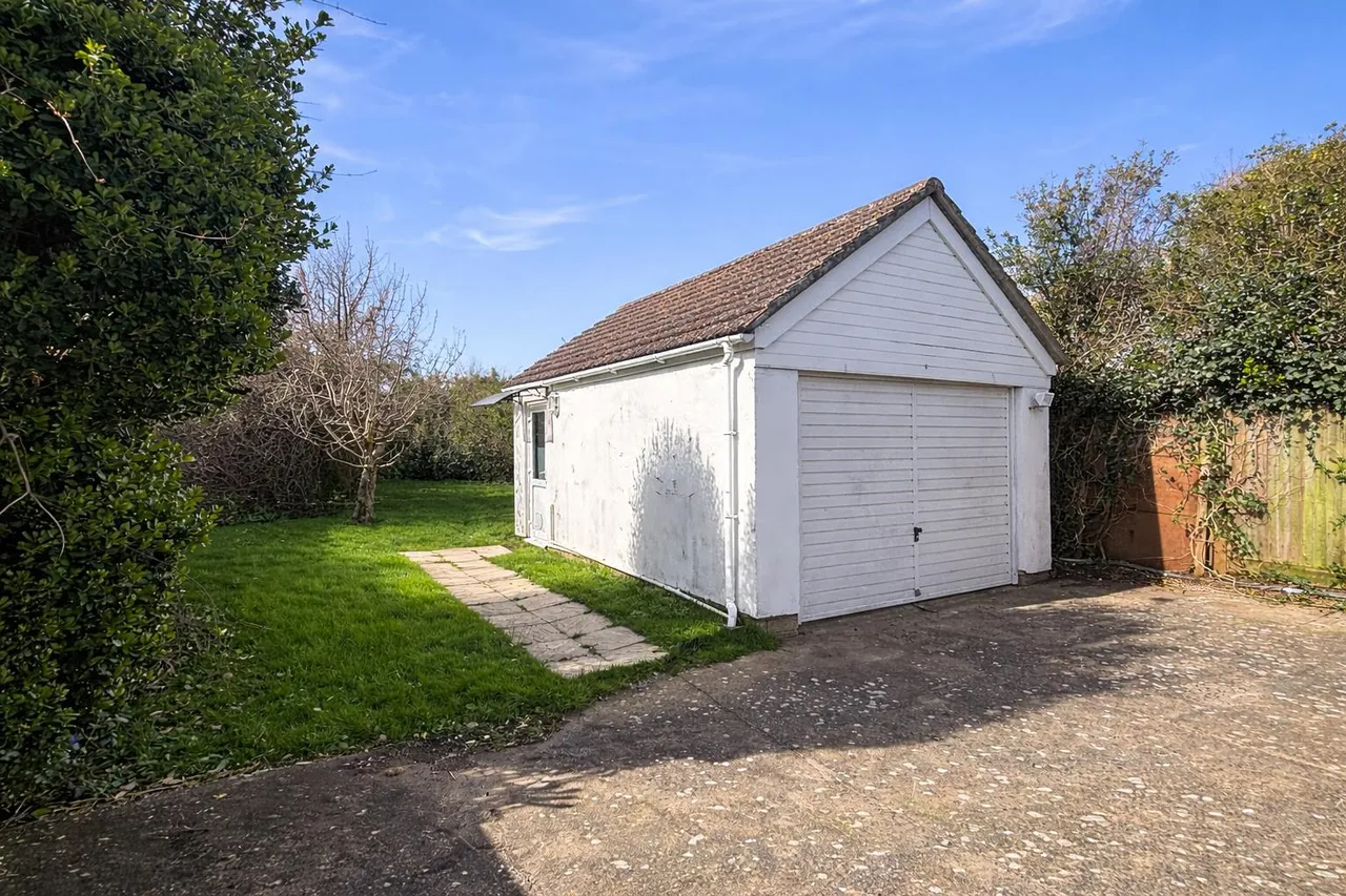 Telscombe Cliffs Way, Telscombe Cliffs, photo 5