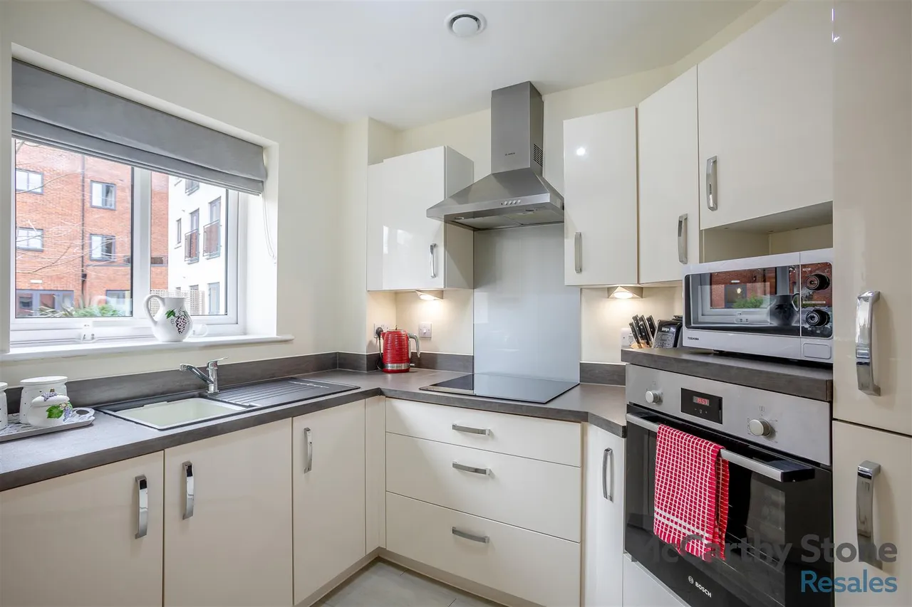 Burlington Gardens, Leyland, PR25, photo 8
