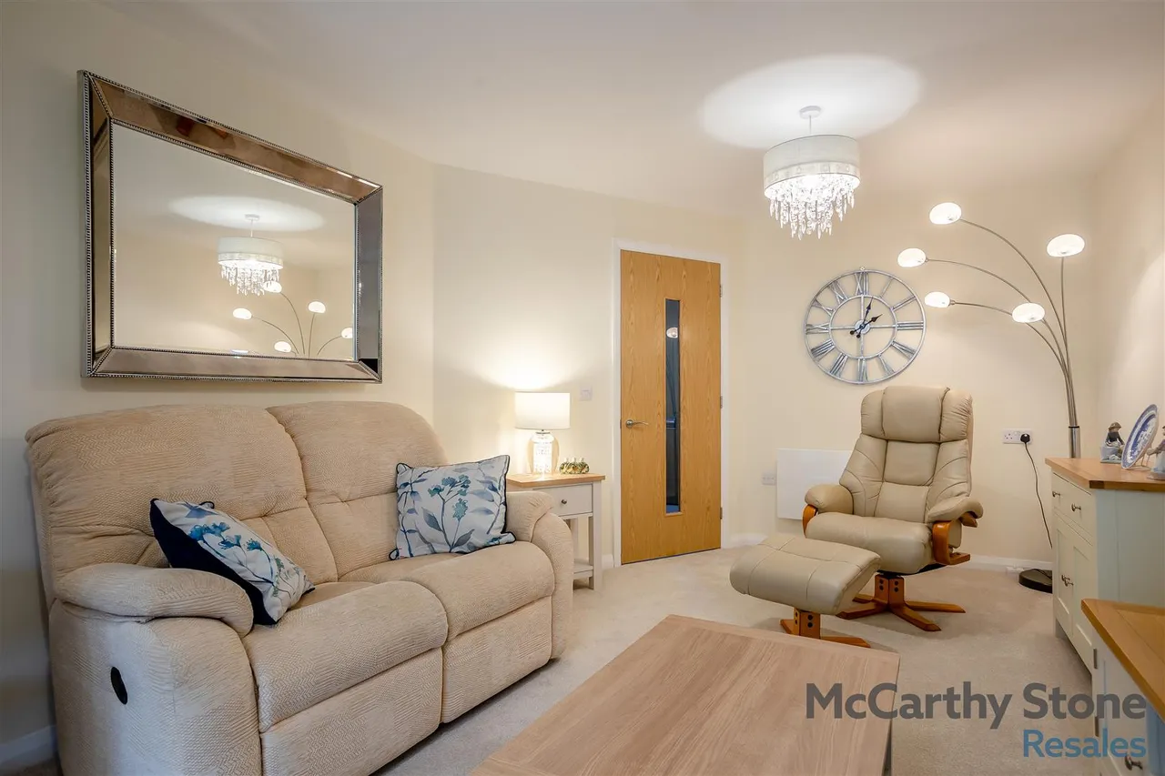 Burlington Gardens, Leyland, PR25, photo 7
