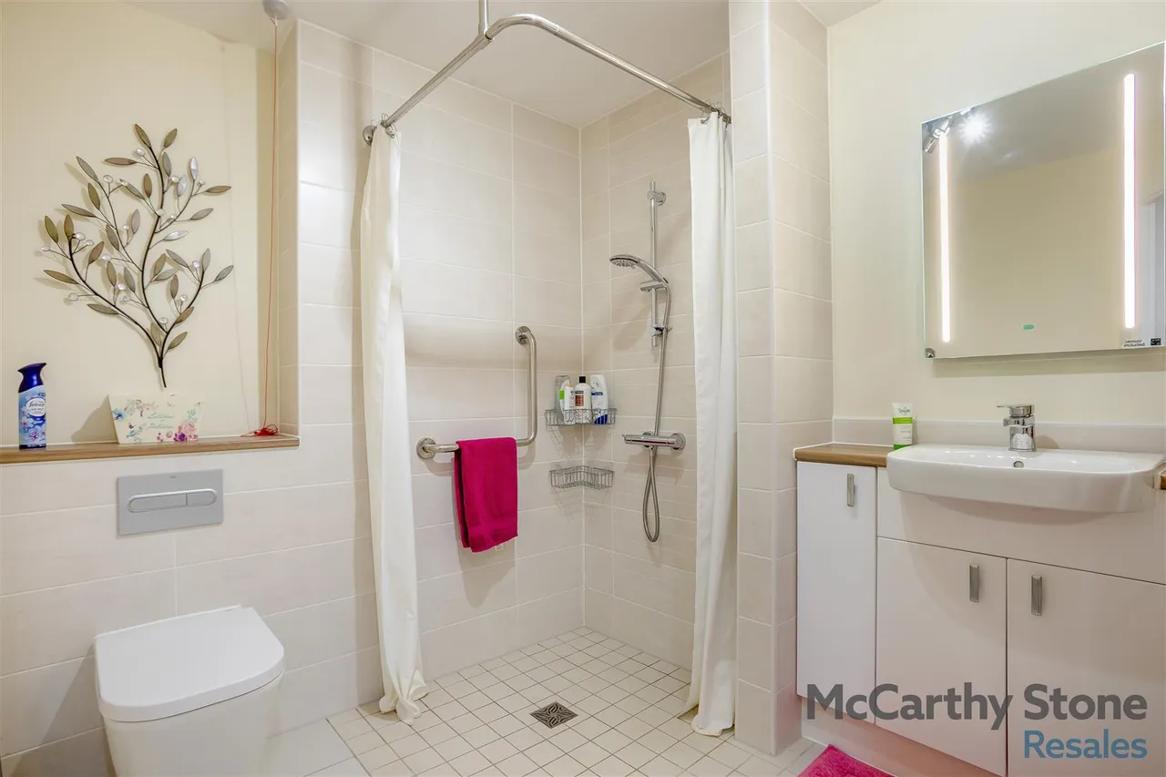 Burlington Gardens, Leyland, PR25, photo 13