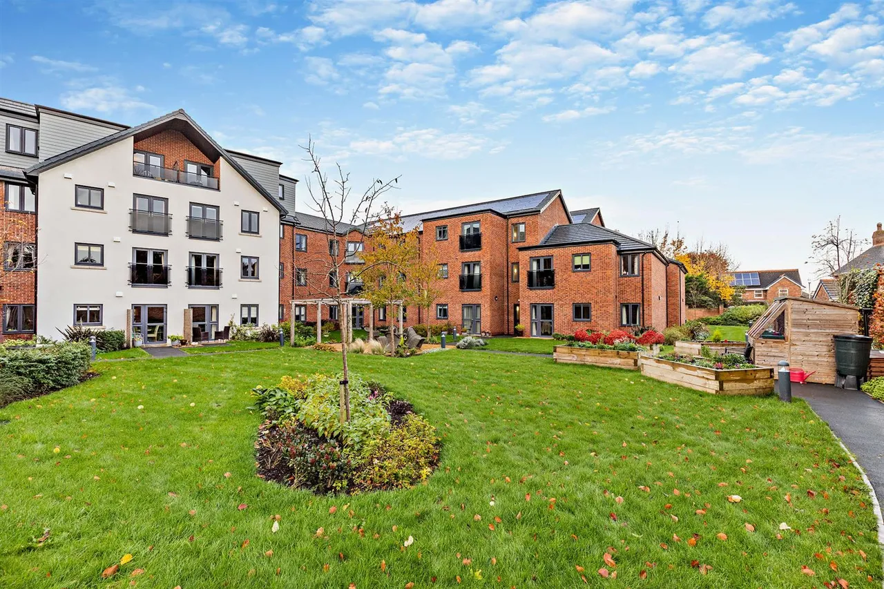 Burlington Gardens, Leyland, PR25, photo 19