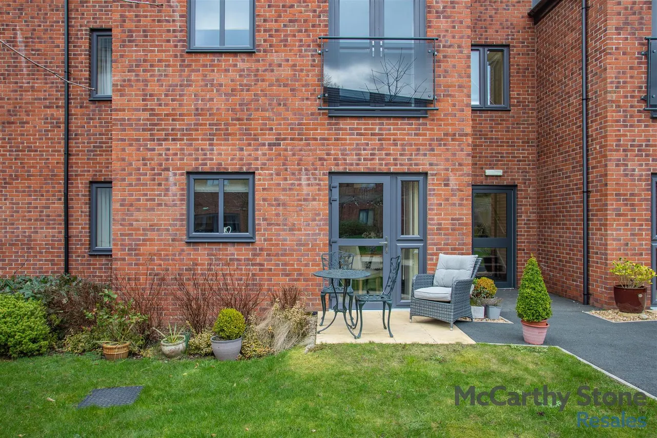 Burlington Gardens, Leyland, PR25, photo 5