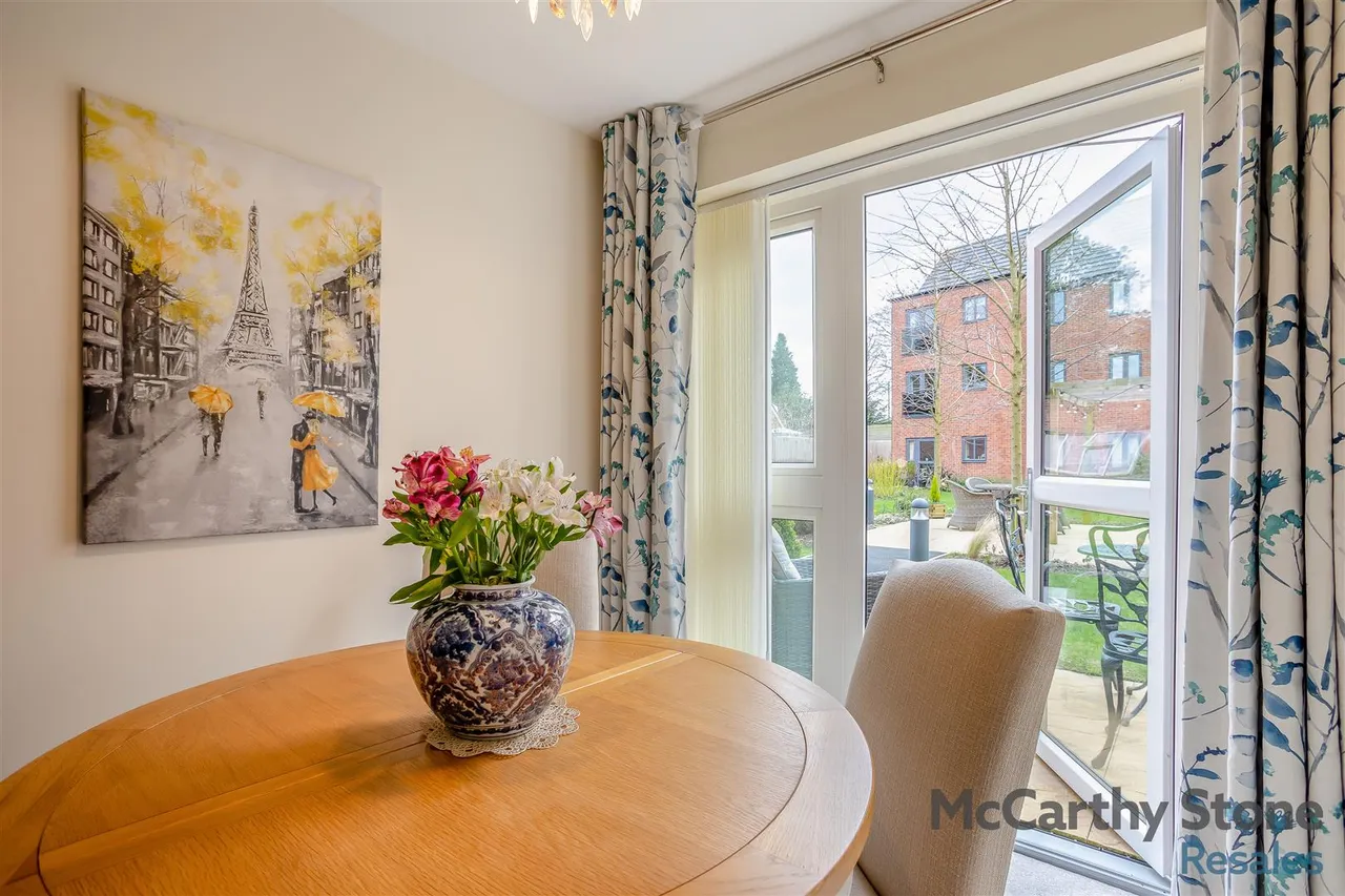 Burlington Gardens, Leyland, PR25, photo 2