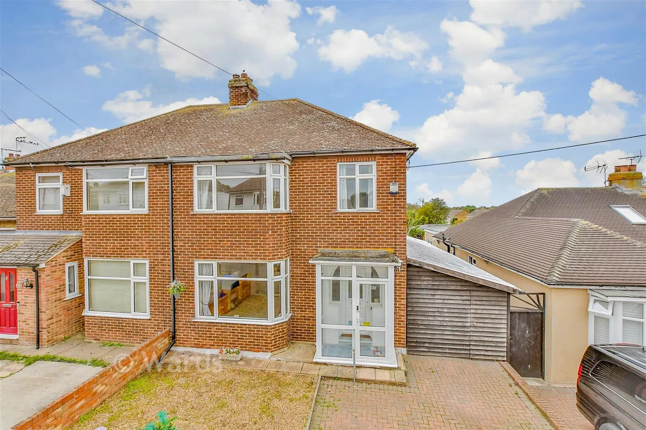 3 bed house for sale, Belgrave Road, Minster-On-Sea, ME12
