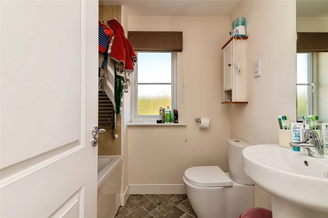 Calder Gardens, Bingham, NG13, photo 14