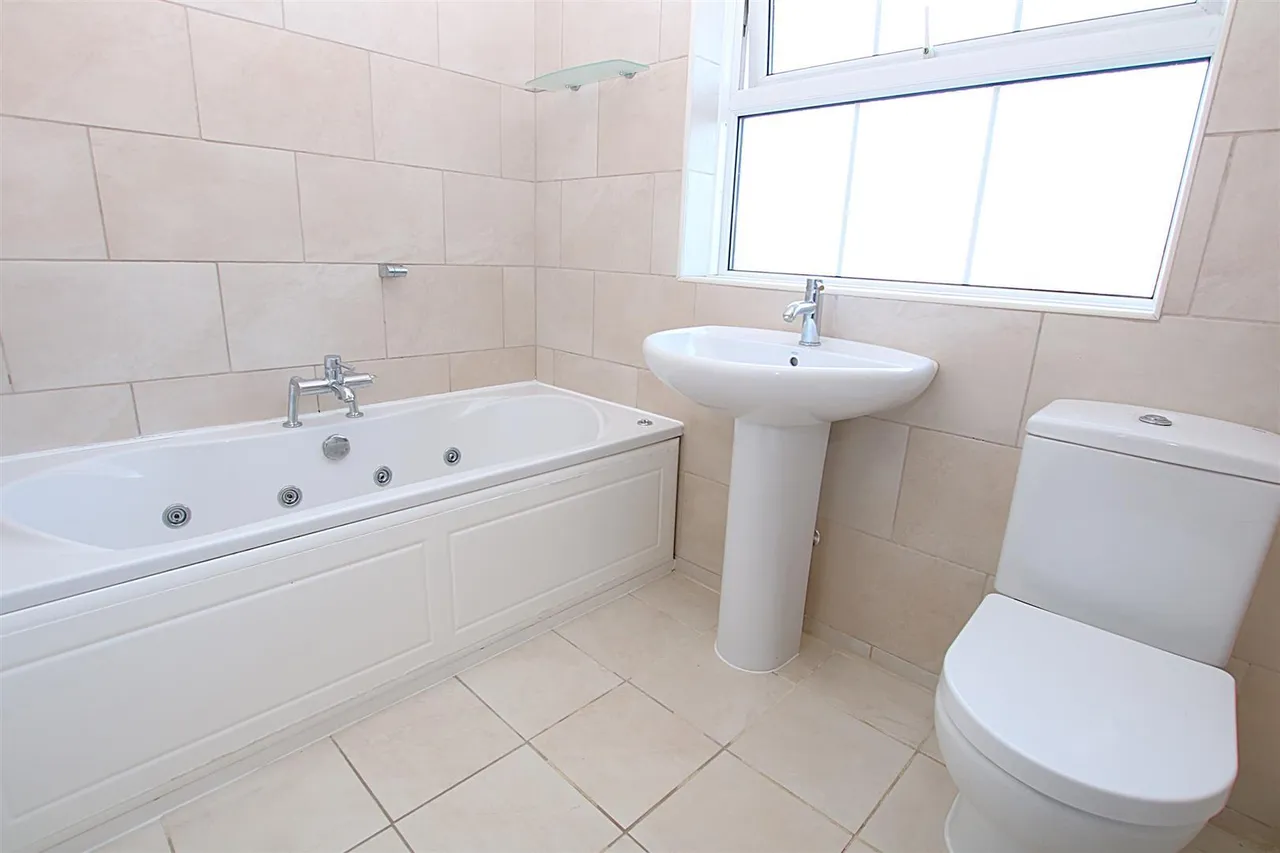 Tarragon Way, East Hunsbury, NN4, photo 8