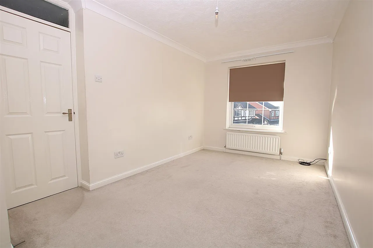 Tarragon Way, East Hunsbury, NN4, photo 9