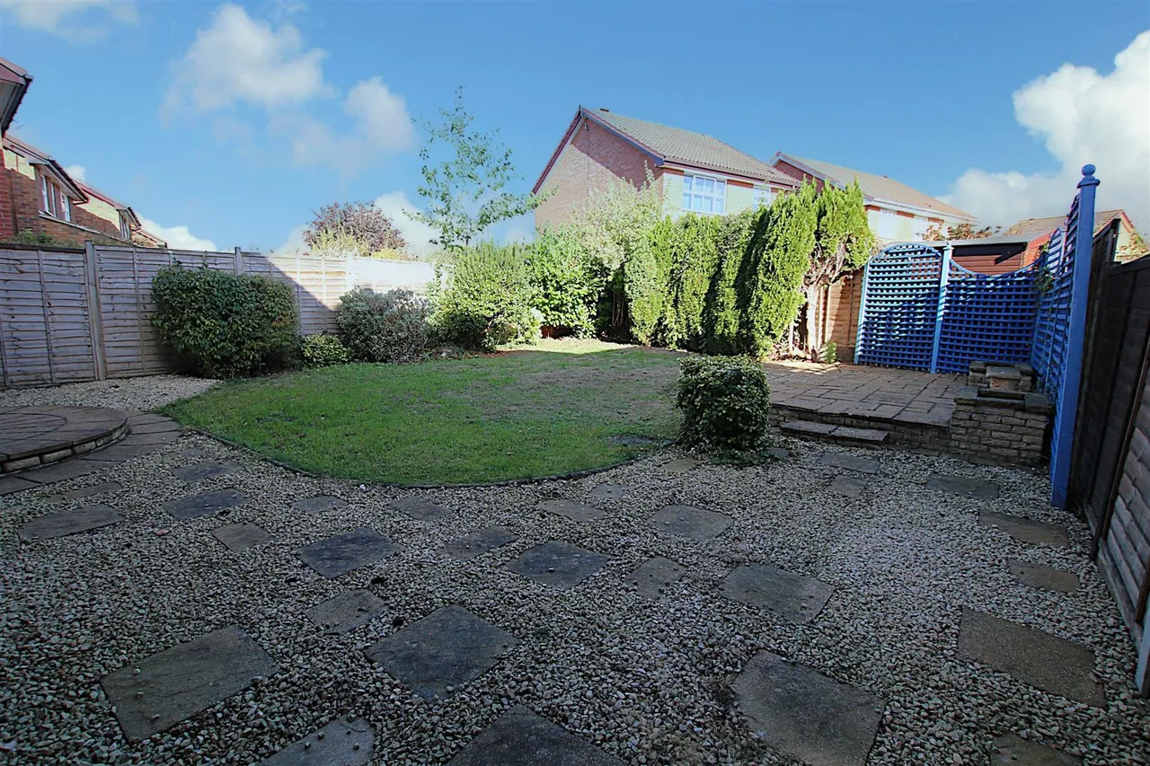 Tarragon Way, East Hunsbury, NN4, photo 13