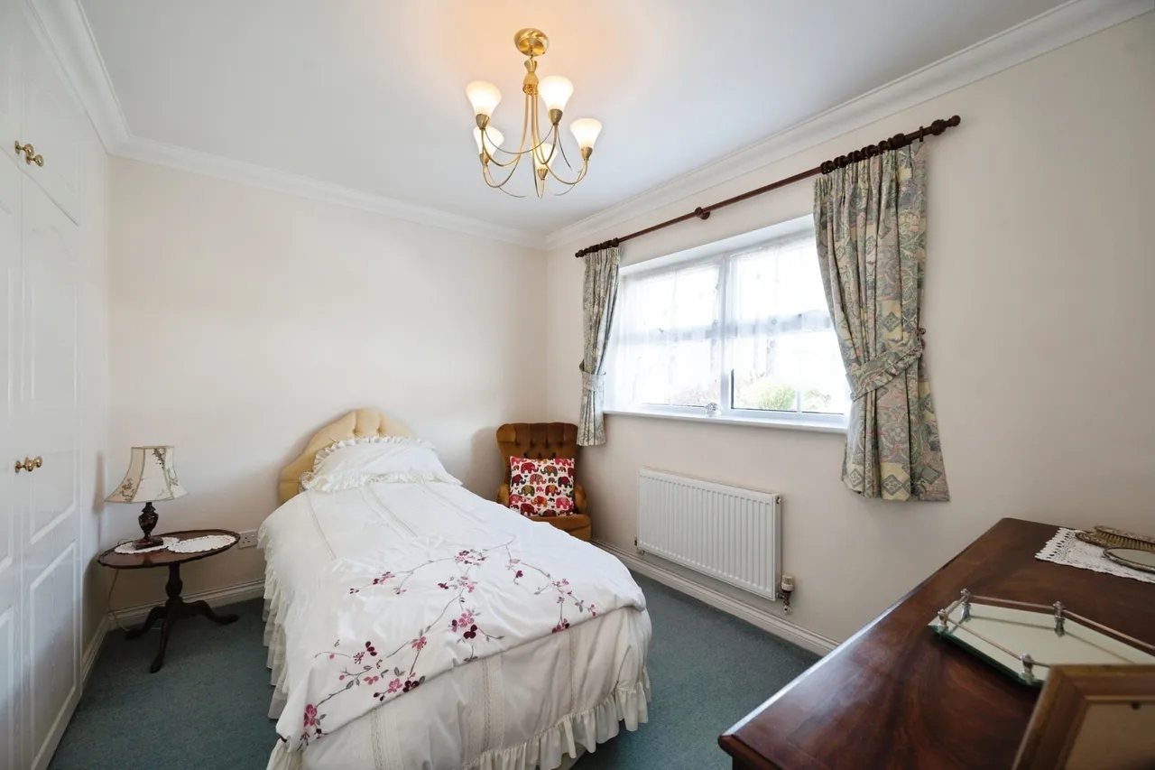 Hamfield Drive, Hayling Island, PO11, photo 11
