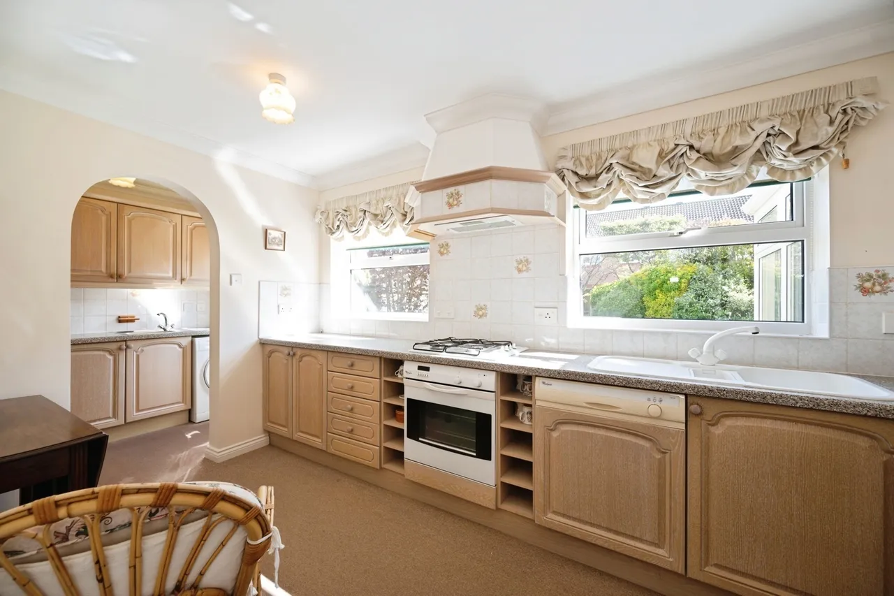 Hamfield Drive, Hayling Island, PO11, photo 4