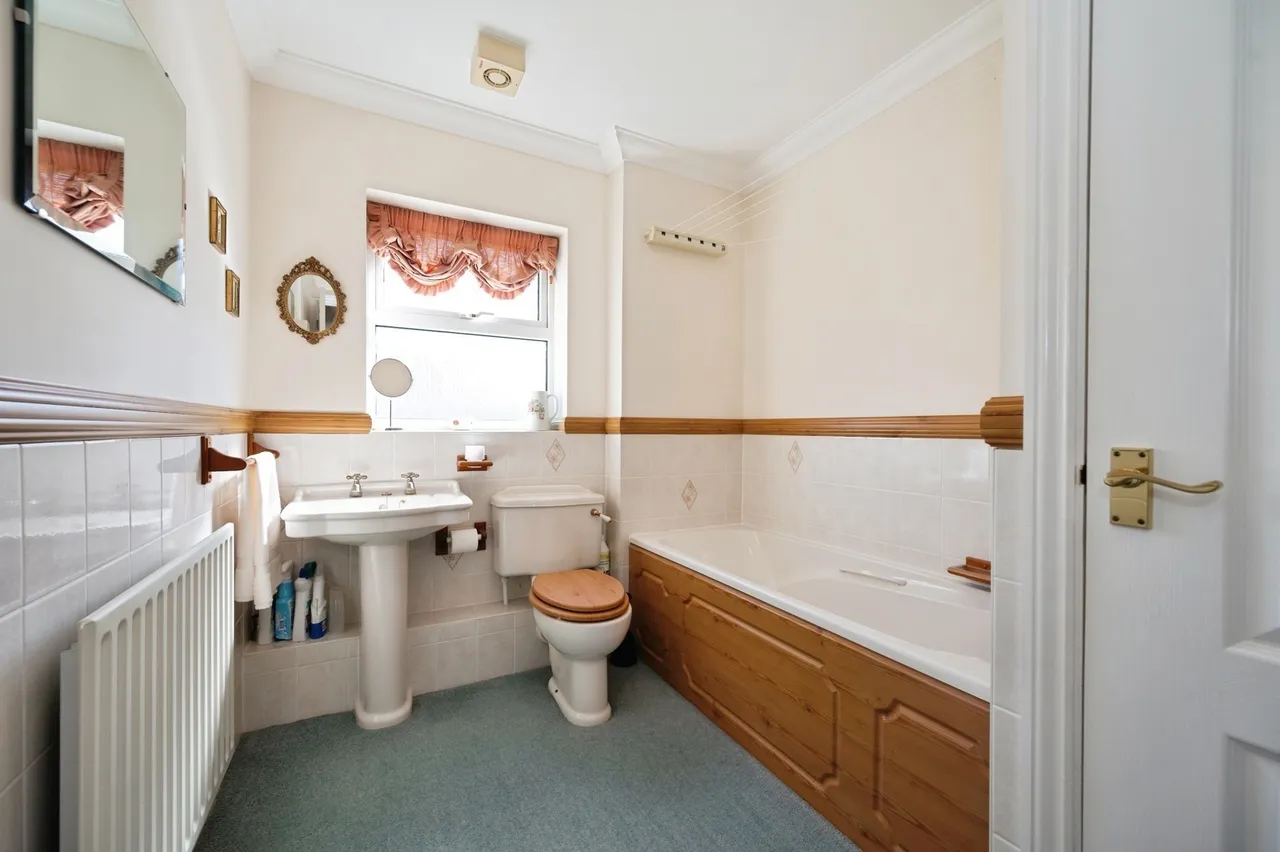 Hamfield Drive, Hayling Island, PO11, photo 15