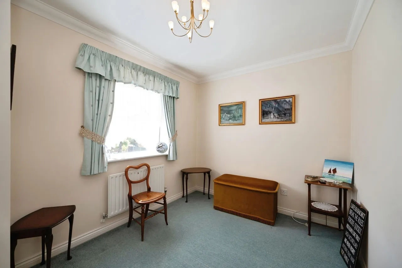 Hamfield Drive, Hayling Island, PO11, photo 13