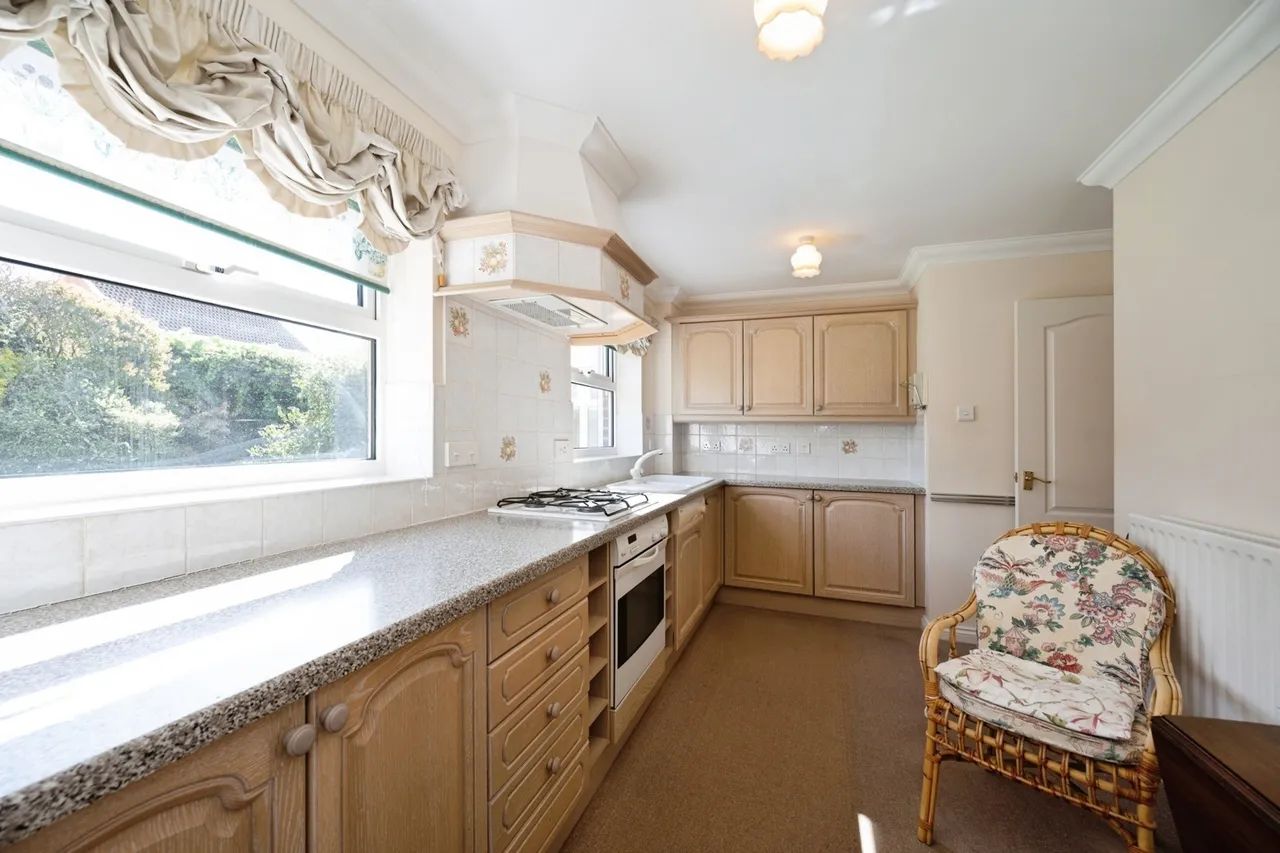 Hamfield Drive, Hayling Island, PO11, photo 5