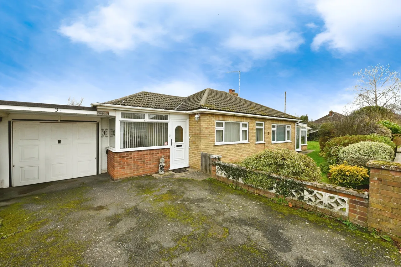 2 bed house for sale, Common Close, West Winch, PE33