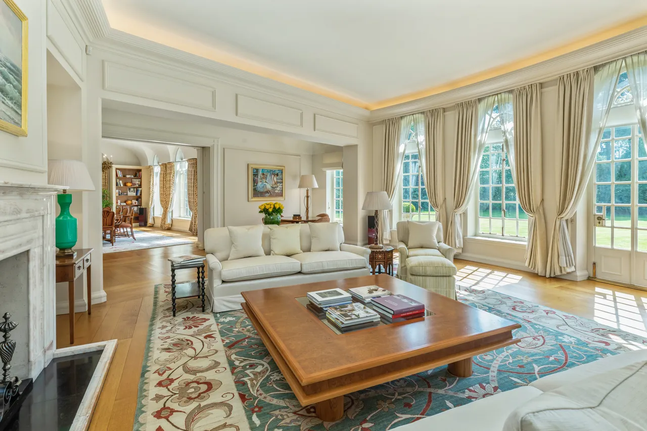 Hamstone House, St George's Hill, Weybridge, Surrey, photo 5