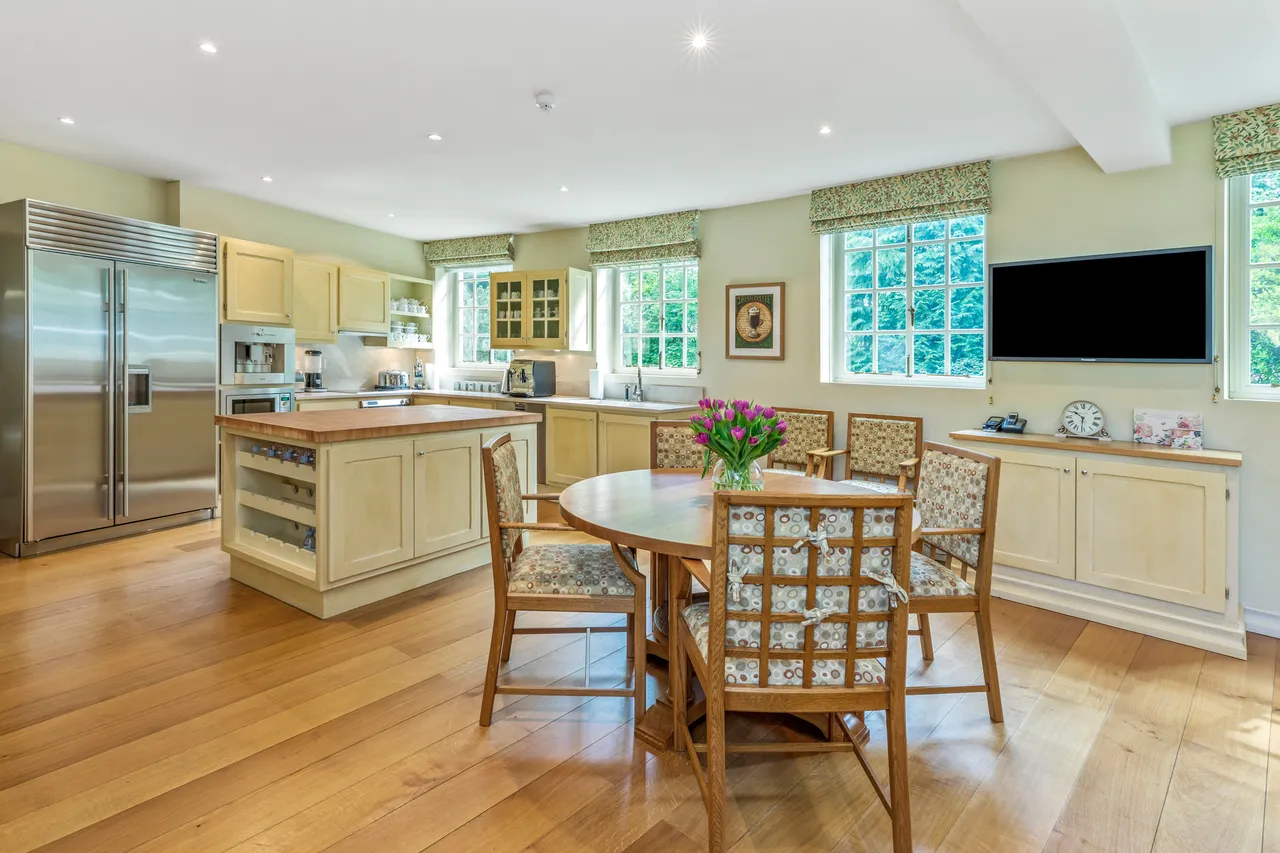 Hamstone House, St George's Hill, Weybridge, Surrey, photo 10