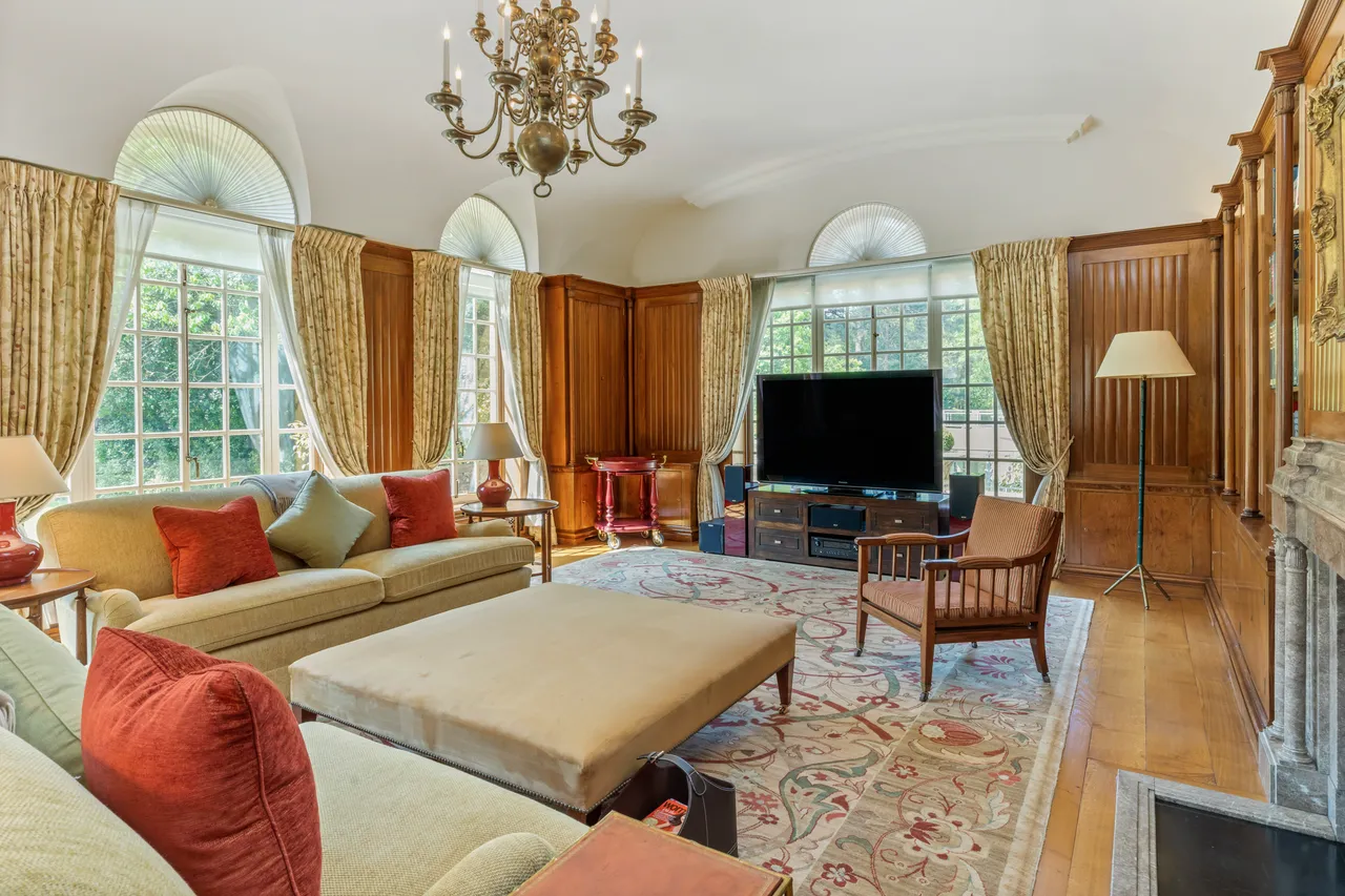 Hamstone House, St George's Hill, Weybridge, Surrey, photo 9