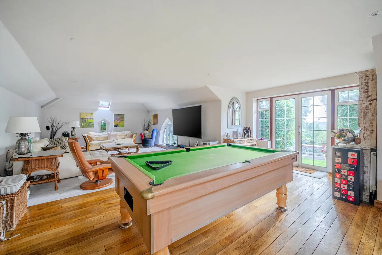 Crondall Lane, Farnham, GU9, photo 3