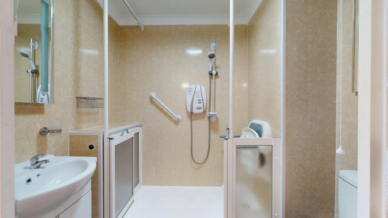 Velindre Road, Whitchurch, CF14, photo 8