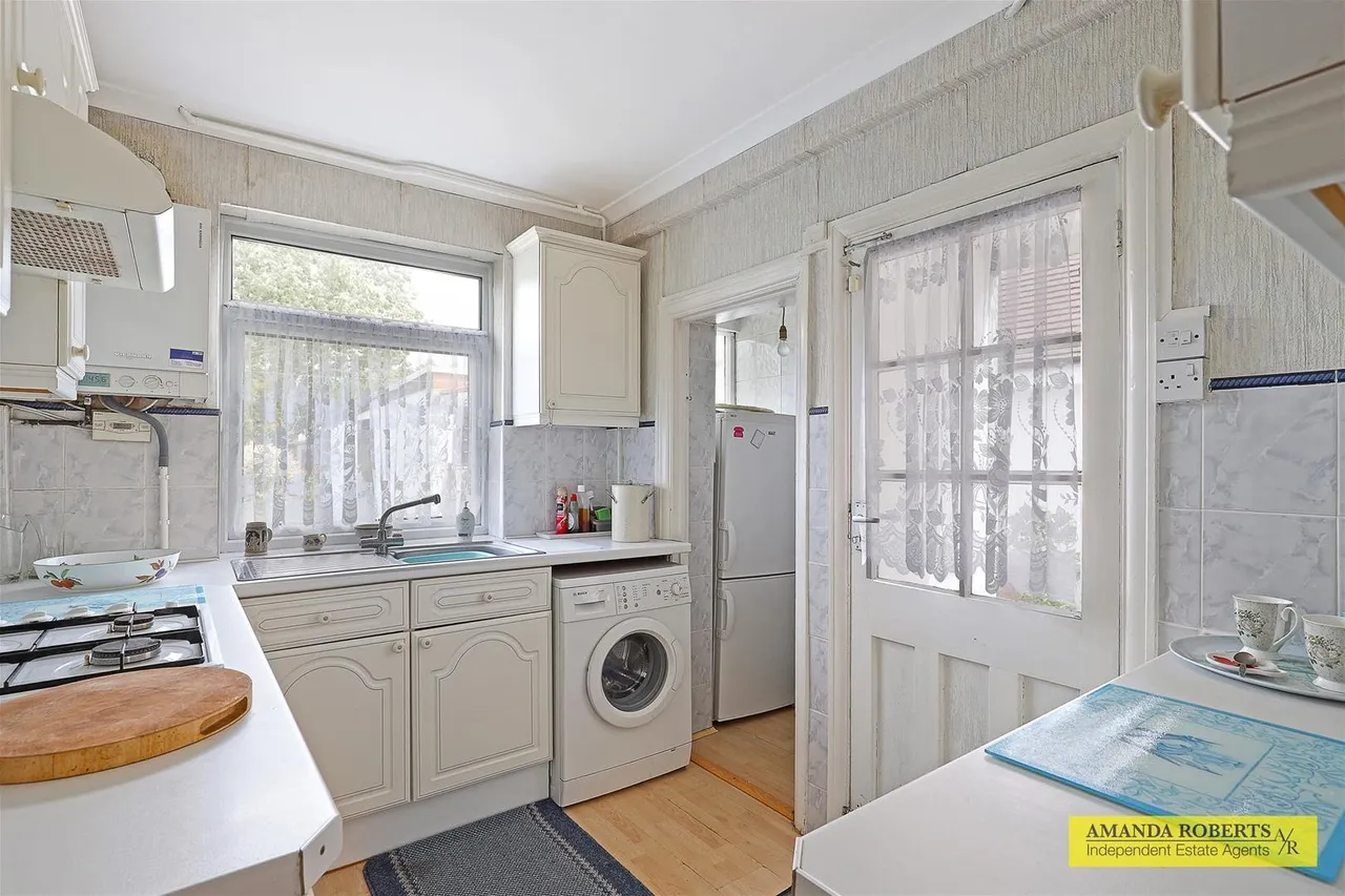 Manor Way, Chingford, photo 7