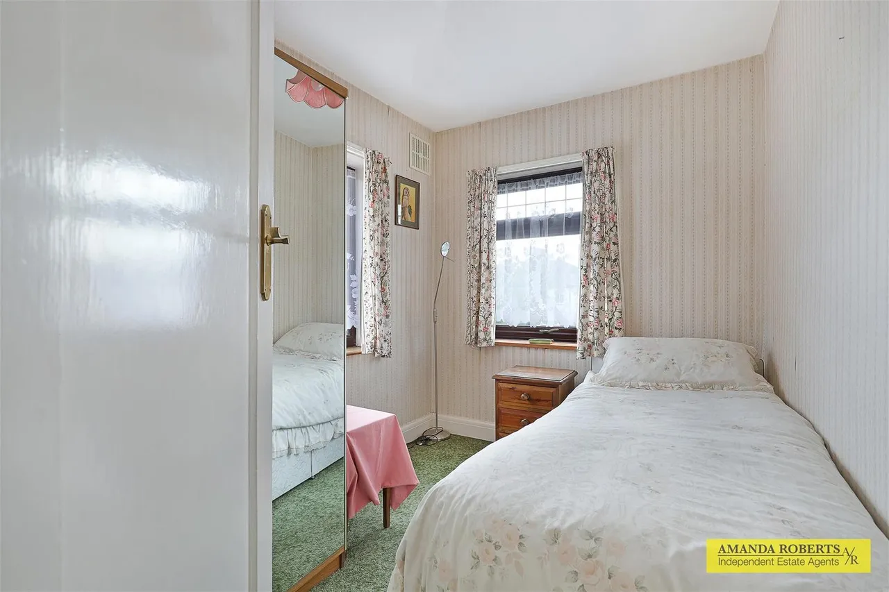 Manor Way, Chingford, photo 10