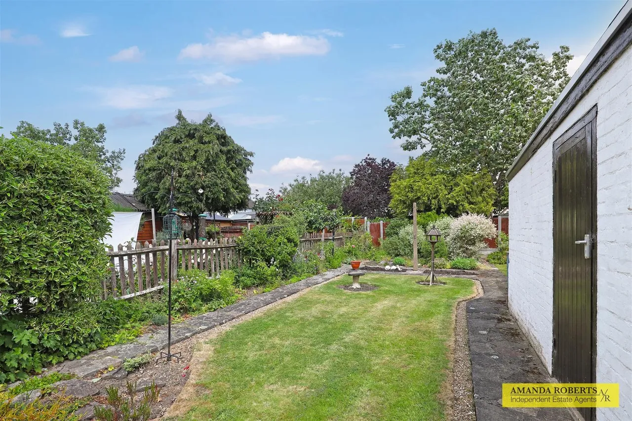 Manor Way, Chingford, photo 15