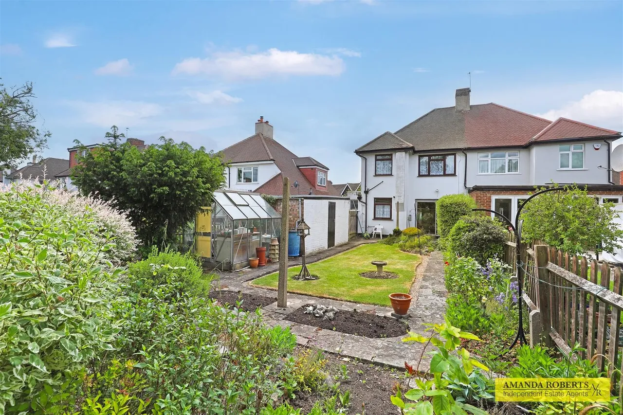 Manor Way, Chingford, photo 17