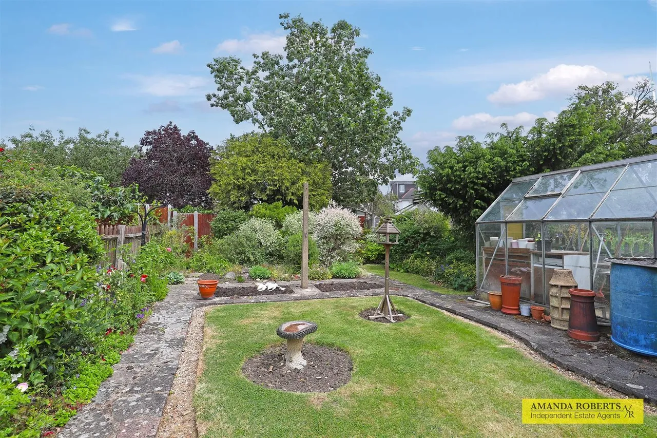 Manor Way, Chingford, photo 14