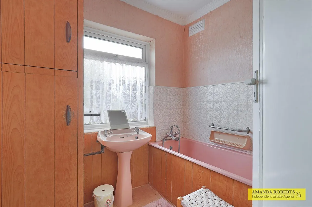 Manor Way, Chingford, photo 12