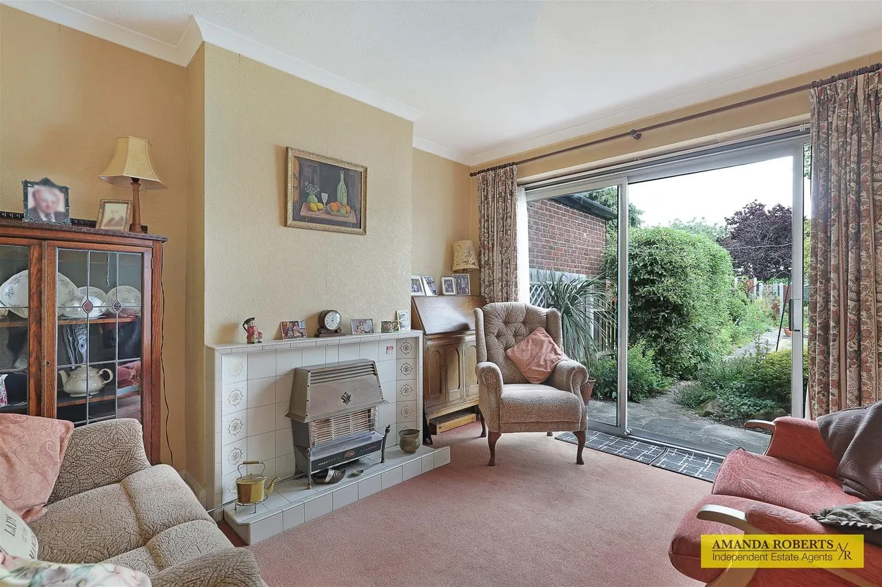 Manor Way, Chingford, photo 3