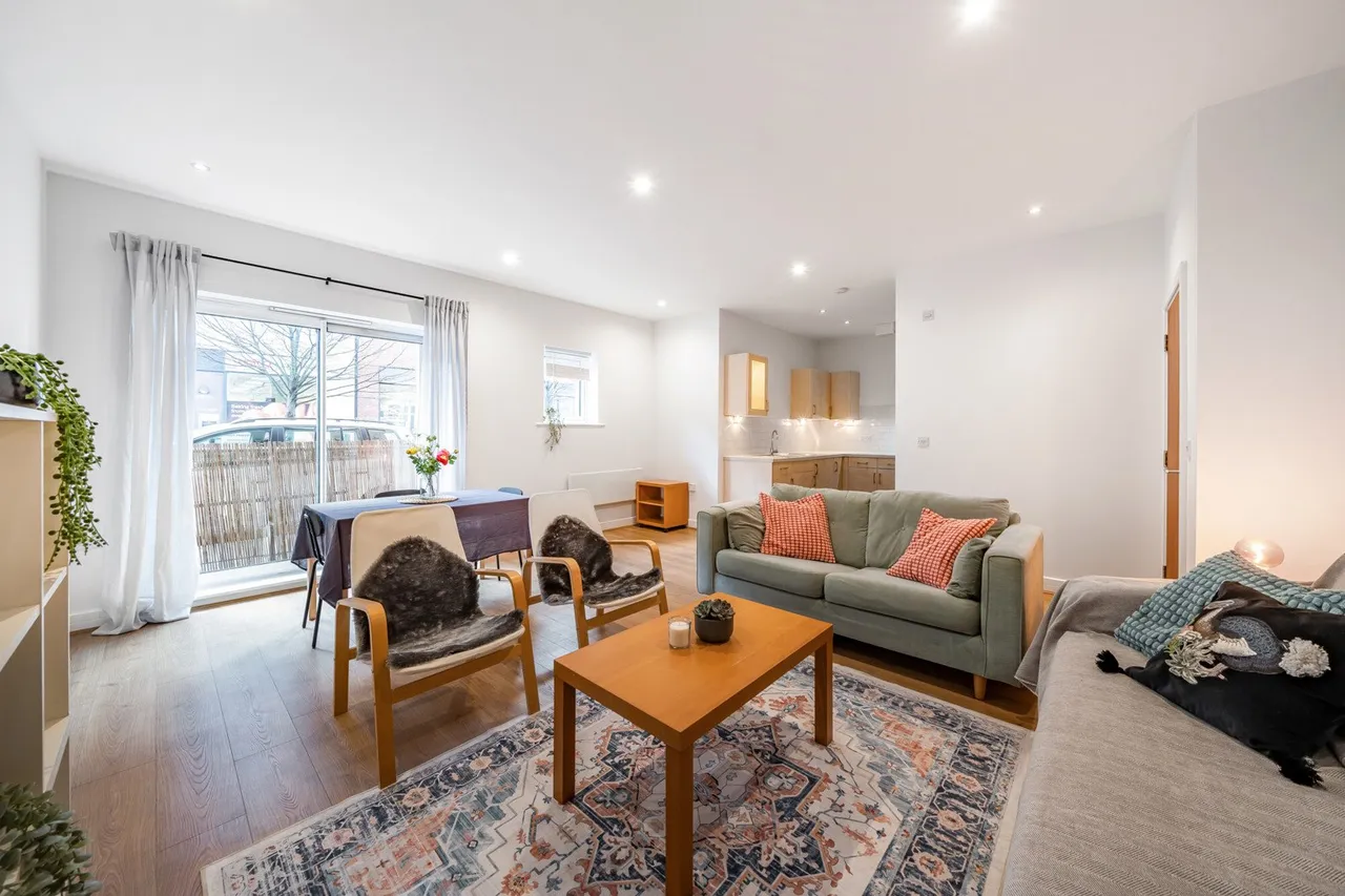 2 bed flat for sale — Desvignes Drive, SE13