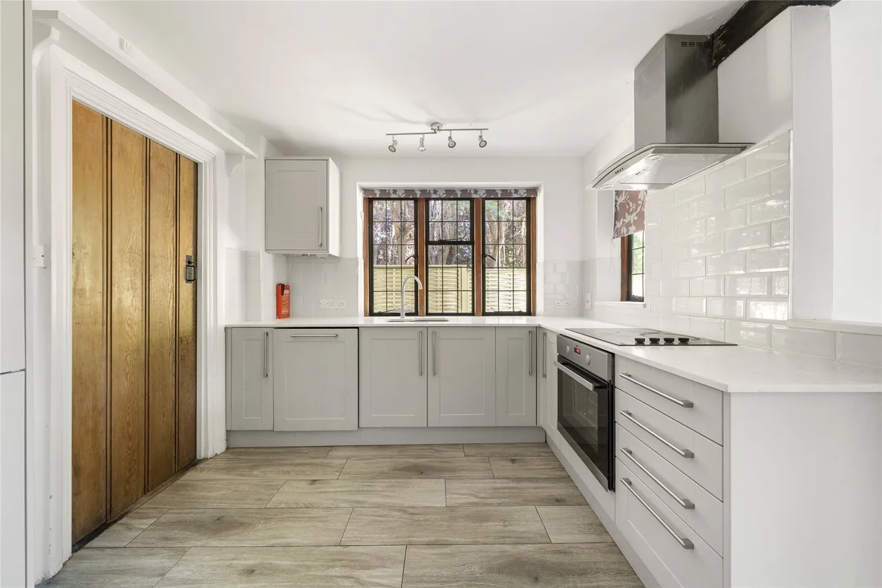 Esher Place Avenue, Esher, Surrey, KT10, photo 4