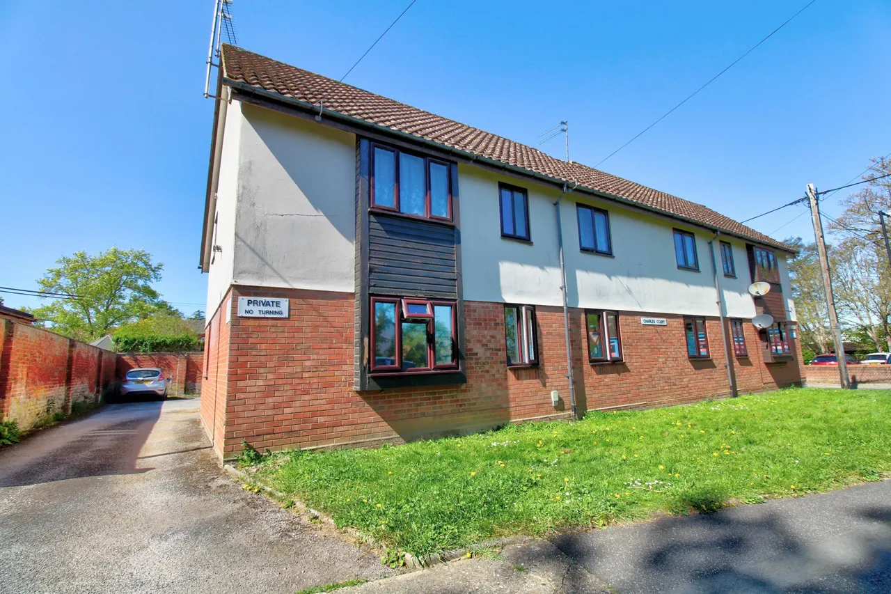 2 bed flat for sale, Calais Street, Hadleigh, IP7