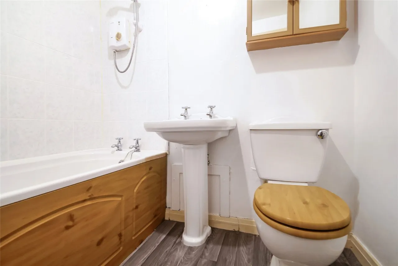 Dumbarton Road, Yoker, Glasgow, G14, photo 9