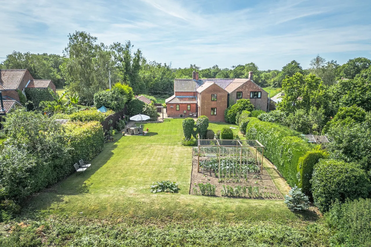 Semi-Detached Character Cottage in Sw, photo 15