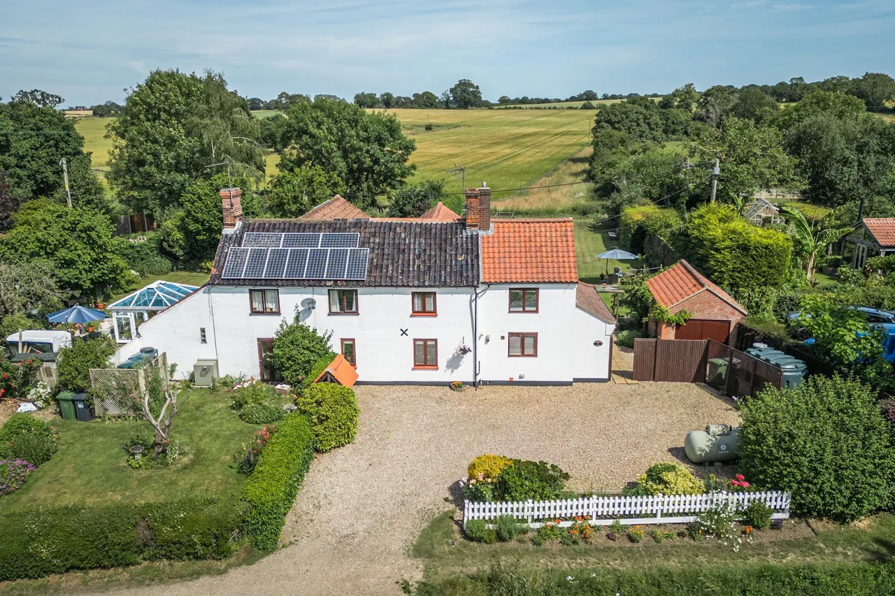 Semi-Detached Character Cottage in Sw, photo 3