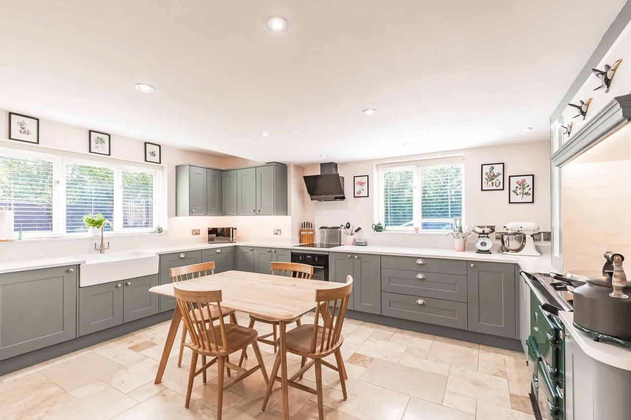 Semi-Detached Character Cottage in Sw, photo 2