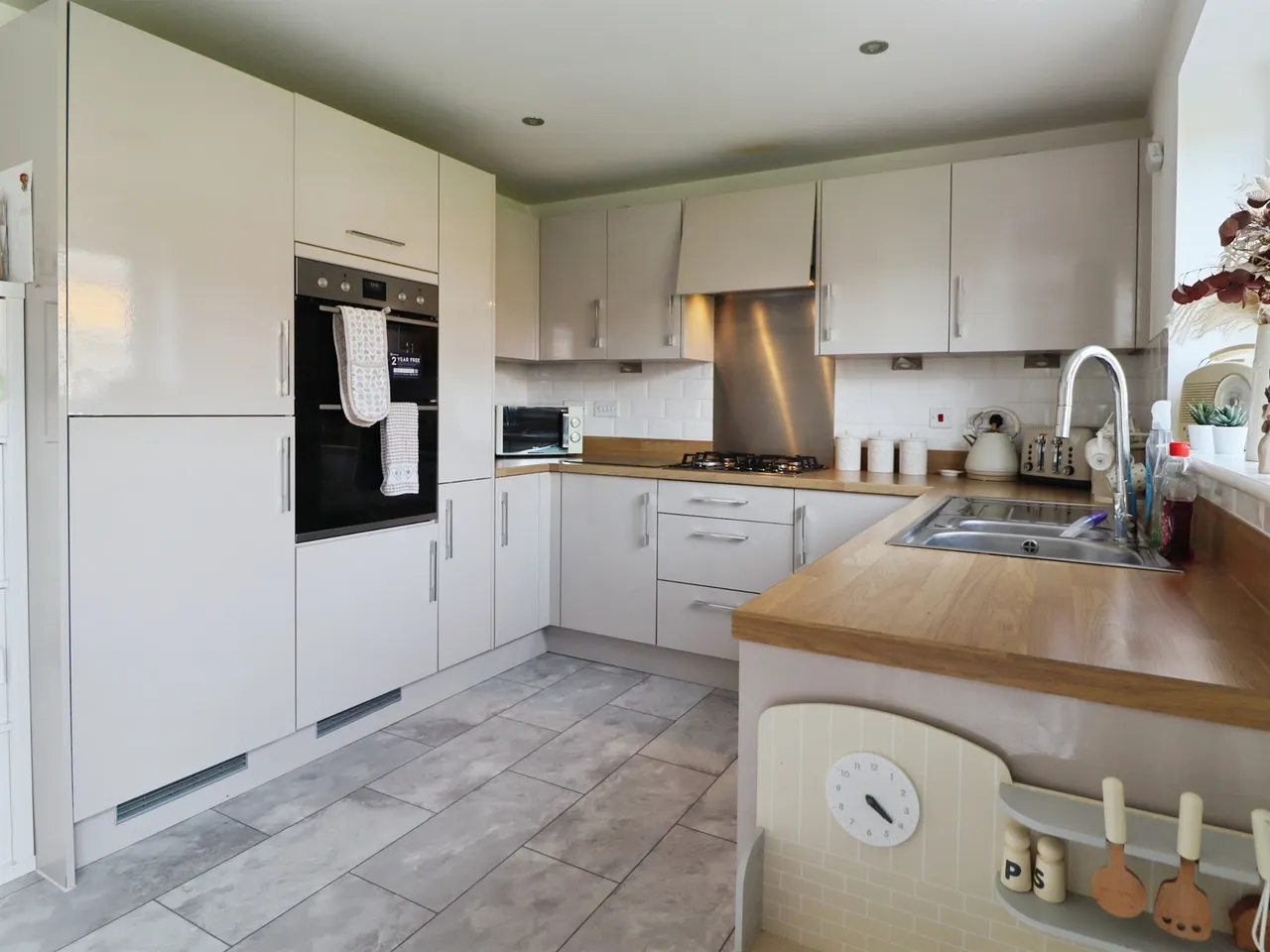 Railway Road, Rhoose, Barry, photo 10