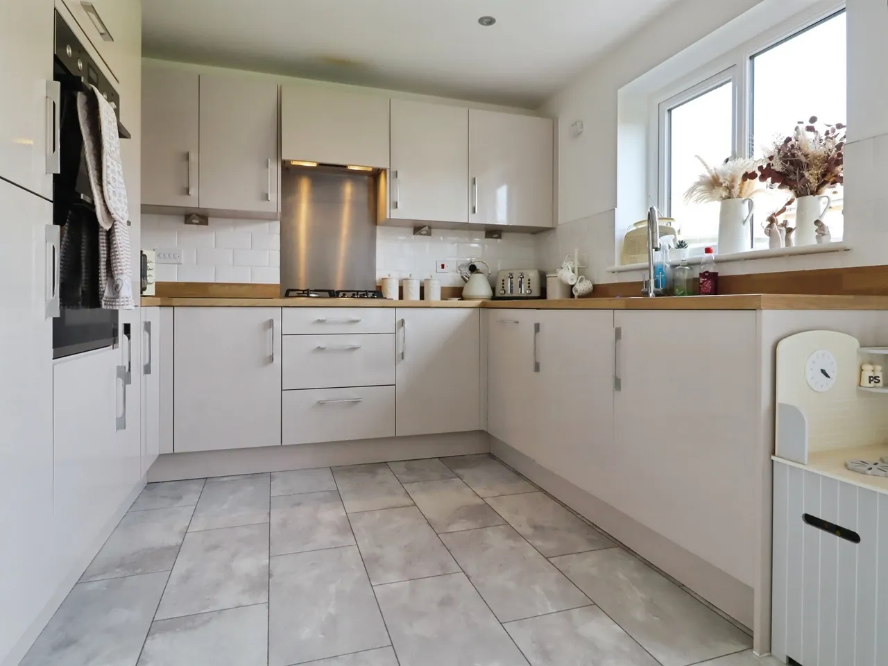 Railway Road, Rhoose, Barry, photo 6