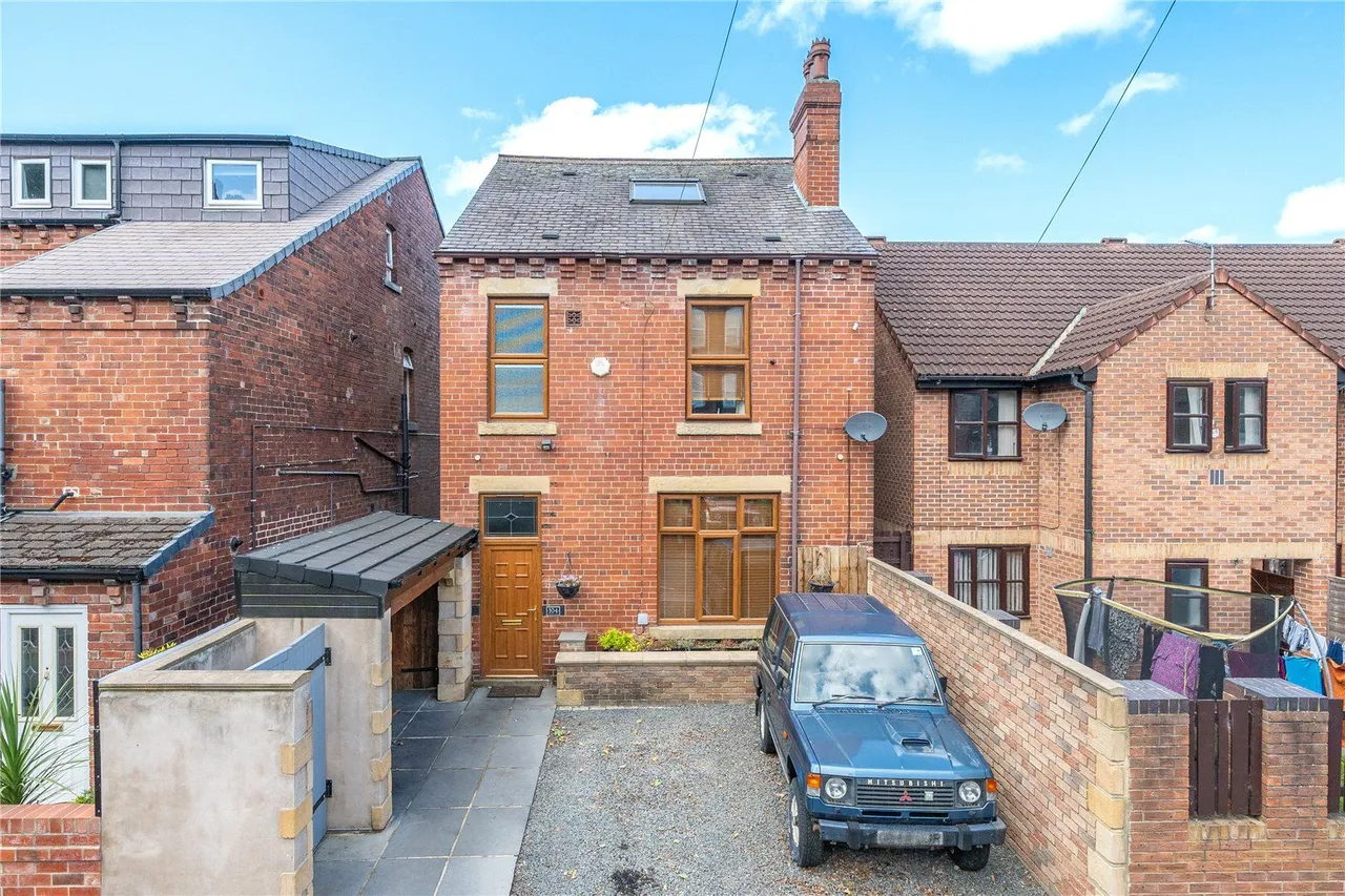 Bank Side Street, Harehills, LS8, photo 13