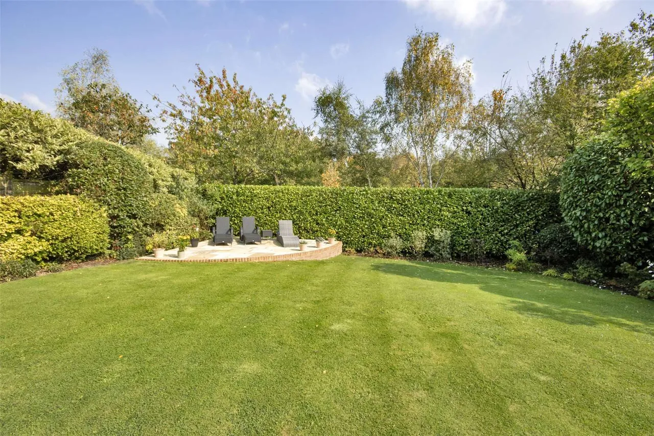 Hildenbrook Farm, Hildenborough, Tonbridge, Kent, TN11 9JN, photo 5
