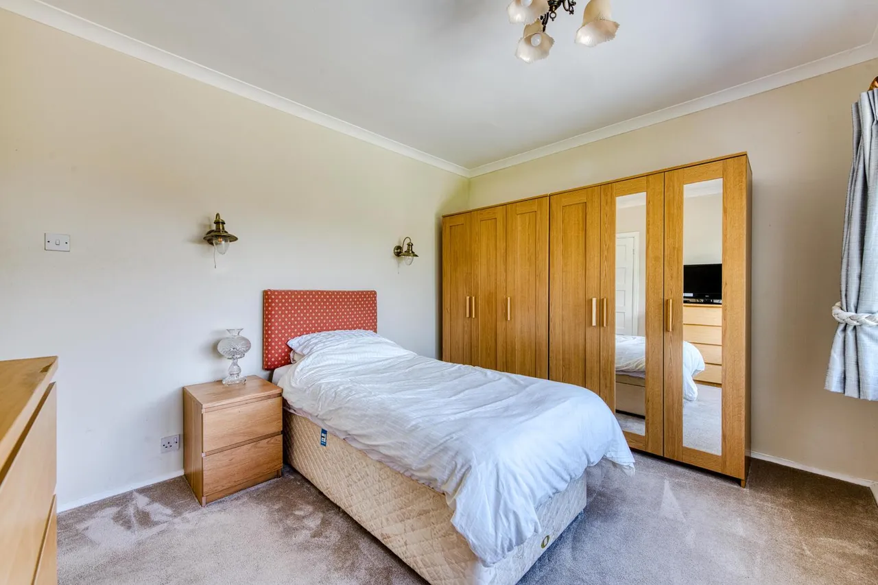 Western Road, Hagley, photo 12
