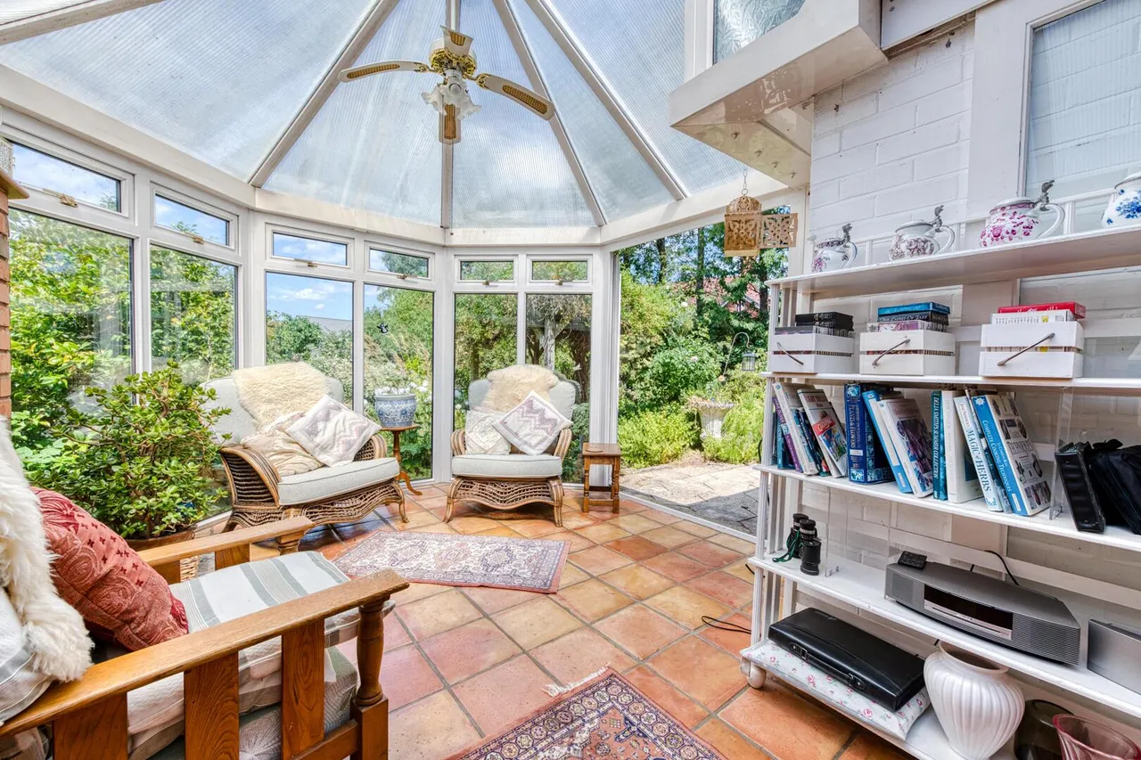 Western Road, Hagley, photo 7