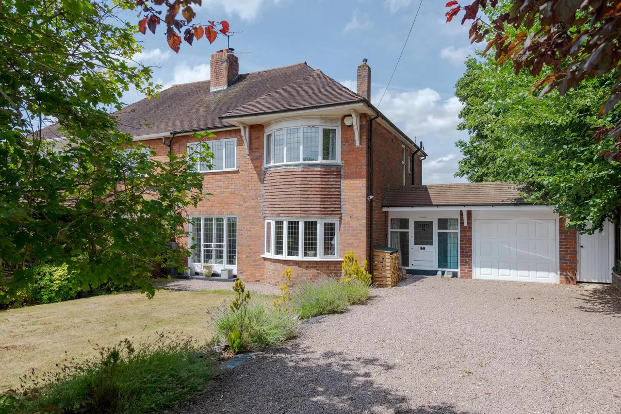 3 bed house for sale — Western Road, Hagley
