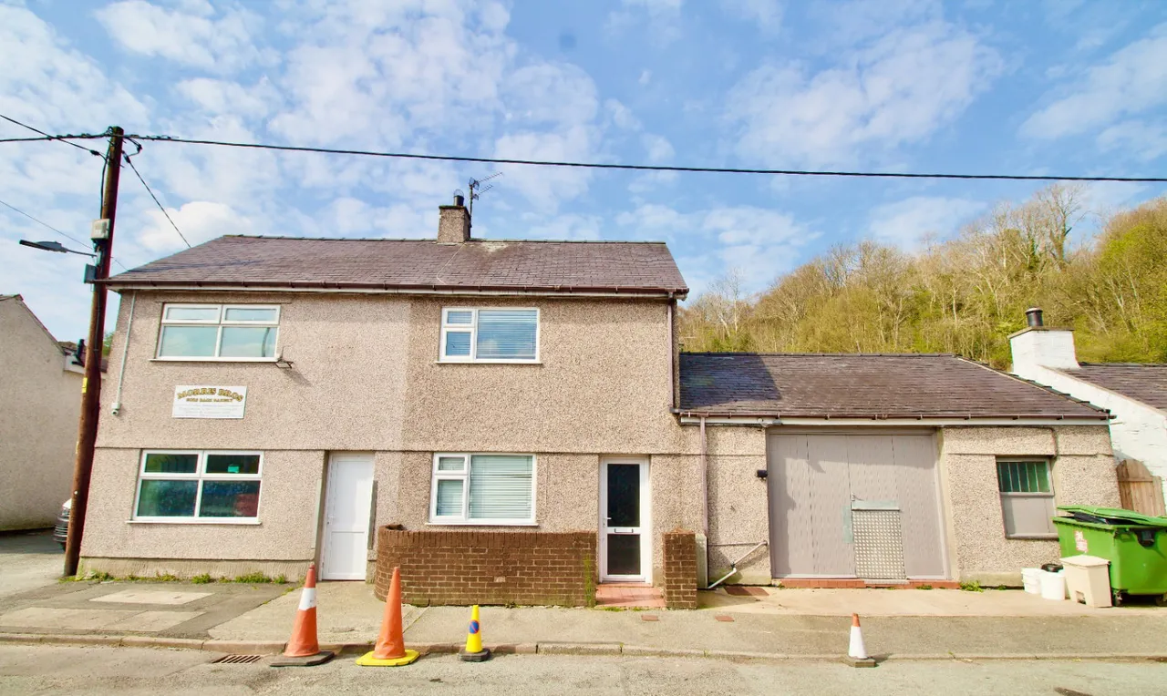 house for sale, Former Gors Bach Bakery and House, Cwm Y Glo