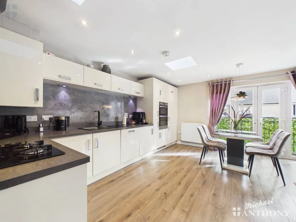 Morello Close, Aylesbury, HP18, photo 2