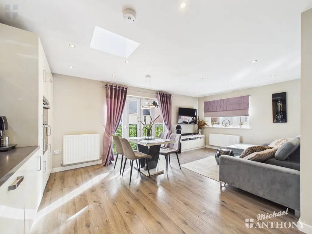 Morello Close, Aylesbury, HP18, photo 10